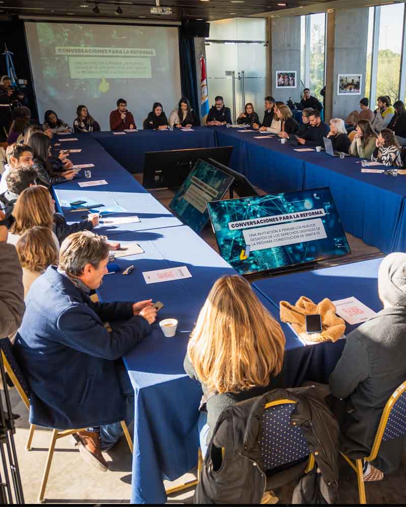  Una Constitución para la era digital: Santa Fe debatió derechos, ciberseguridad y ciudadanía conectada